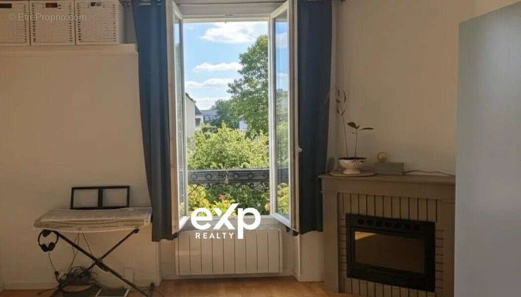 Appartement à SAINT-THIBAULT-DES-VIGNES