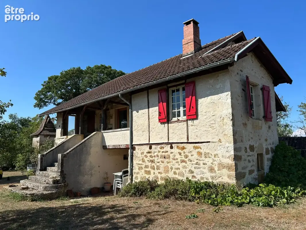 Ensemble immobilier sur 3.3 ha de terrain - photo 3