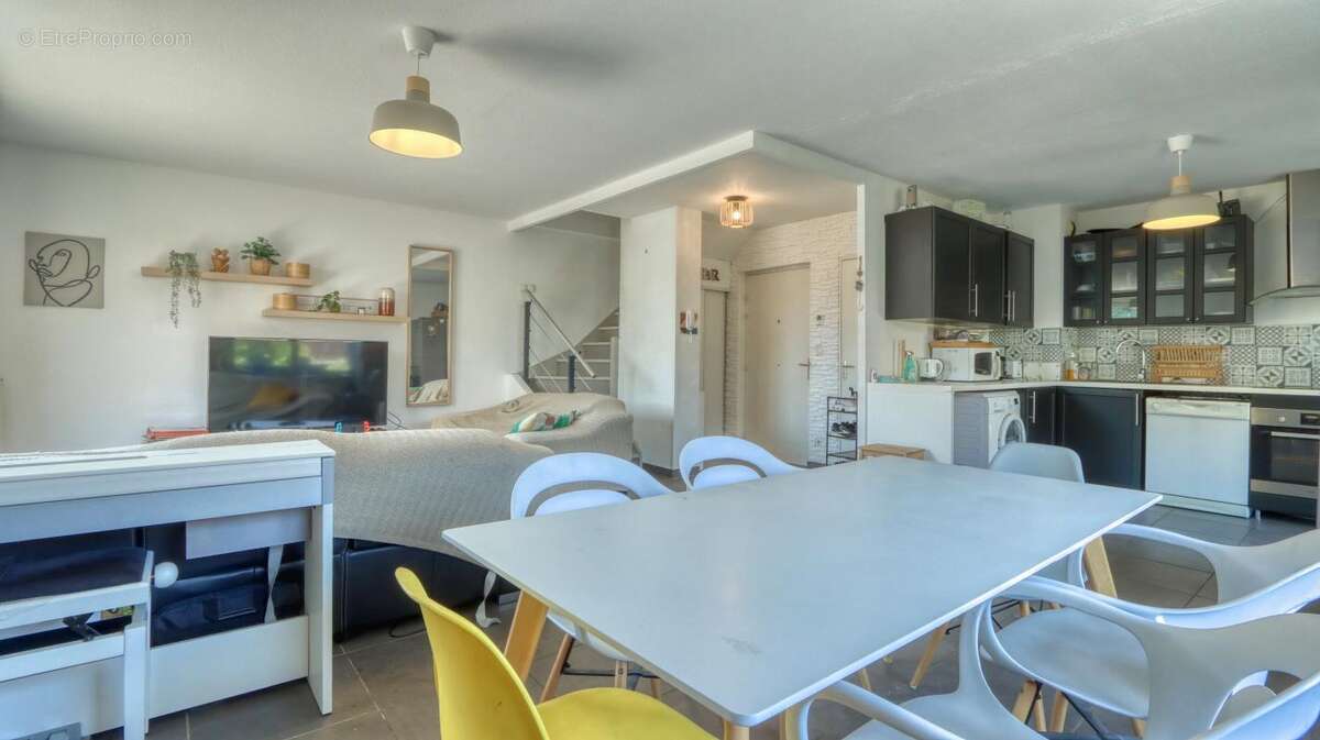 Appartement à LYON-8E