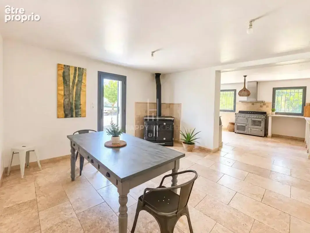 Propriété sur 2,75 hectares à Saint Martin de Crau - photo 2
