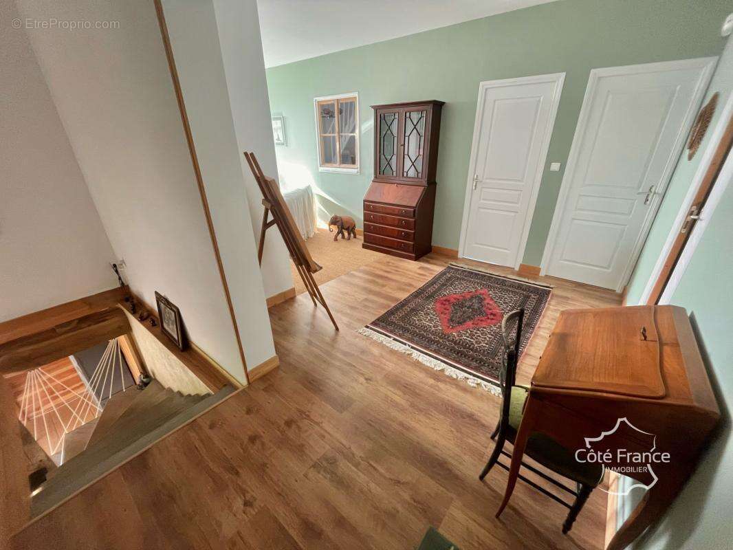 Maison à VIC-DE-CHASSENAY