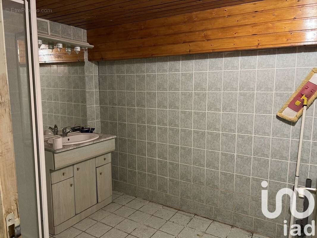 Maison 145 m² à Saint-Pierre-De-L'ile  - photo 9