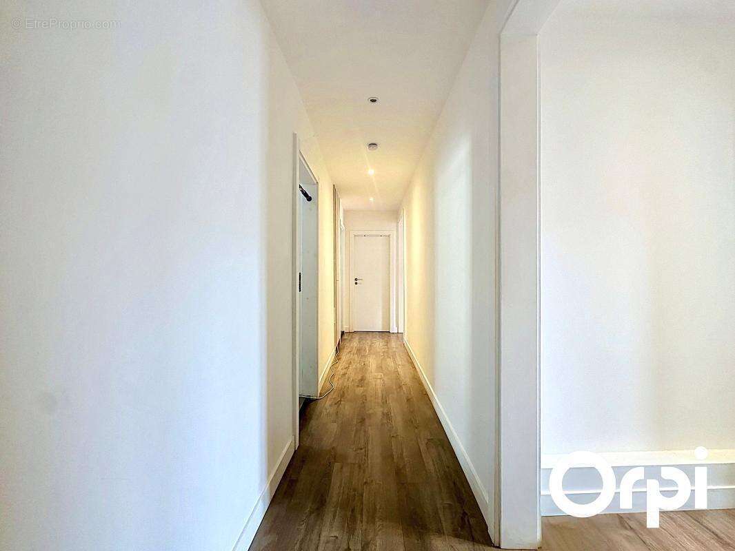 Appartement à SAINT-MARTIN-DU-VAR