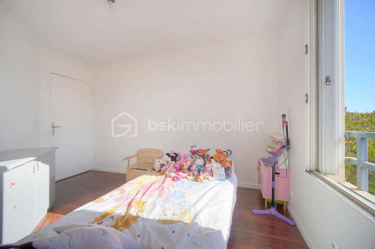 Appartement familial 4 pièces avec terrasse, garage et cave – Secteur Cannes Gourguette - photo 7