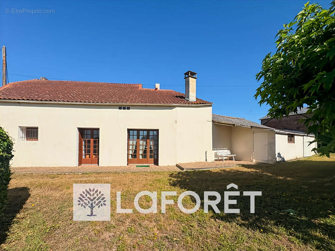 Maison à vendre à GEMOZAC - Référence 3540 - photo 2
