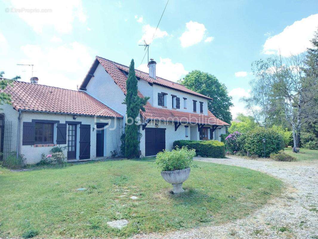 Maison à GUILLY