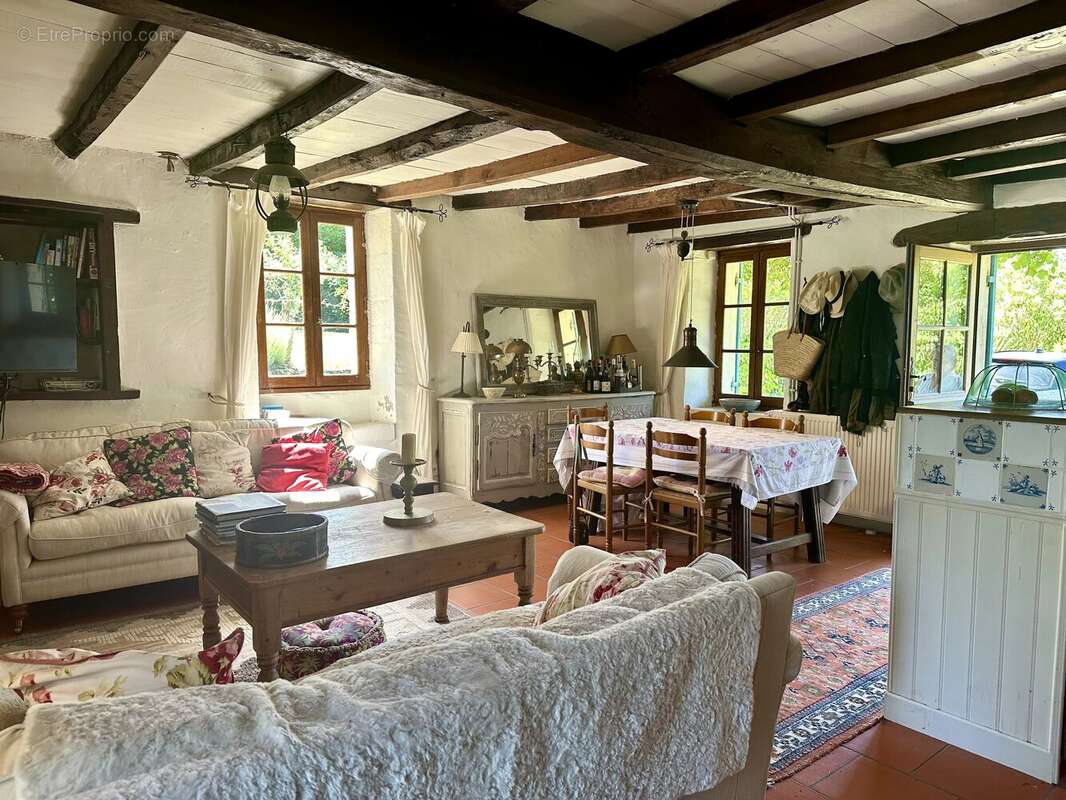 Belle maison en pierre avec piscine, jardin et vue sur la campagne - photo 4