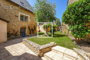 Maison à HUILLE