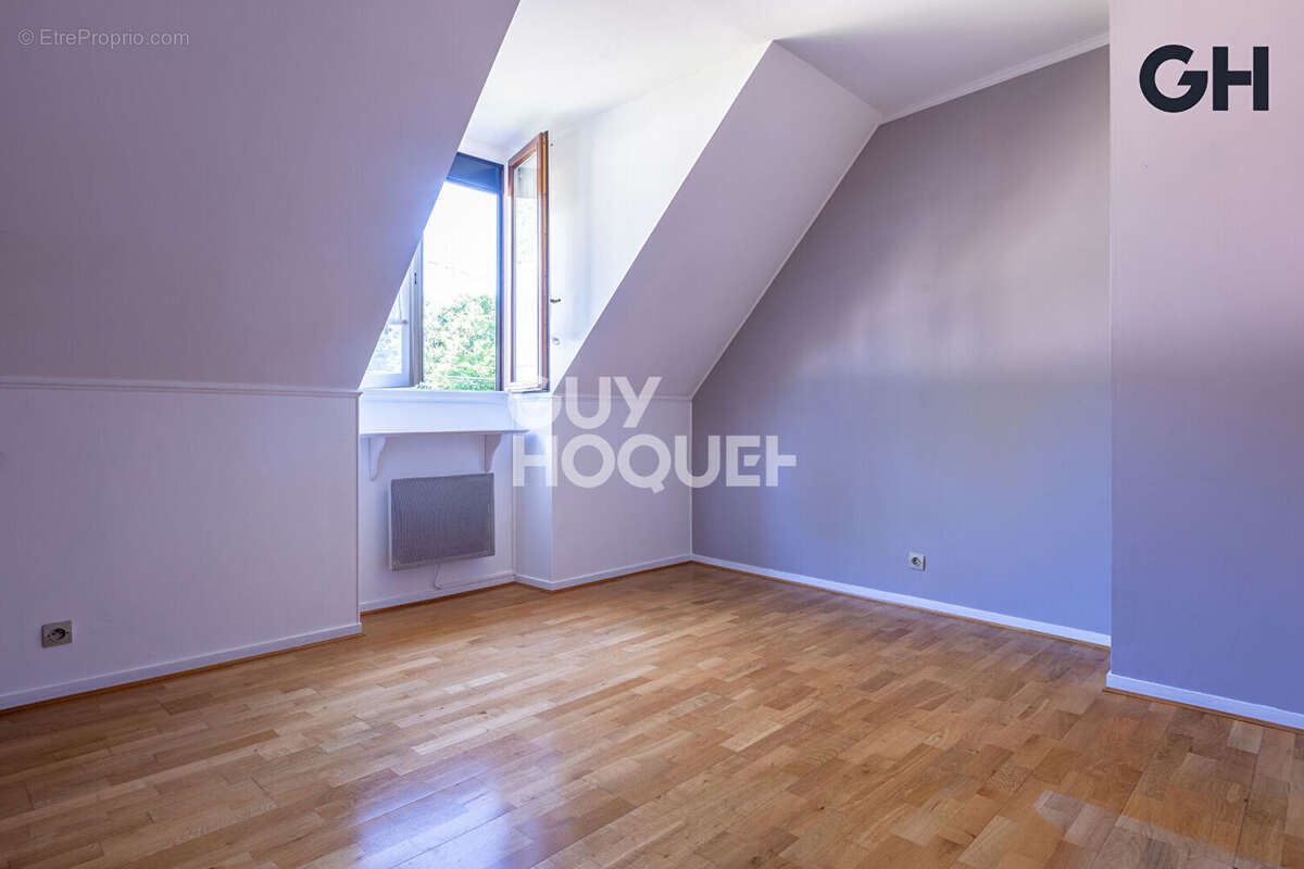 MAISON FAMILIALE (d'environ 125 m²) à SOISY SUR SEINE proche centre ville - photo 18