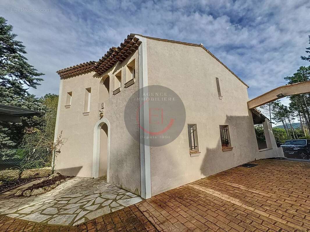 Maison à LES ADRETS-DE-L'ESTEREL