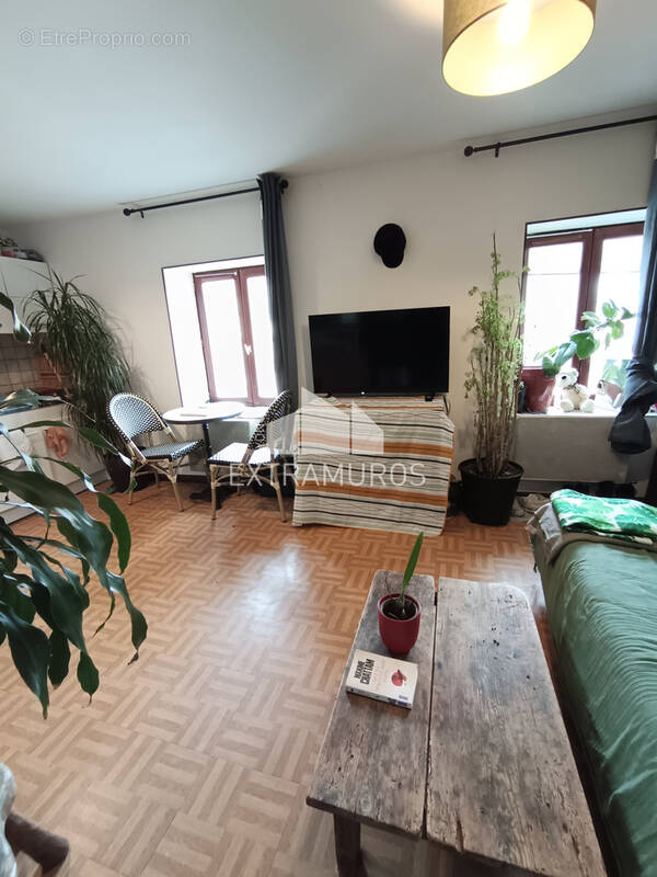 Appartement à SOURCIEUX-LES-MINES