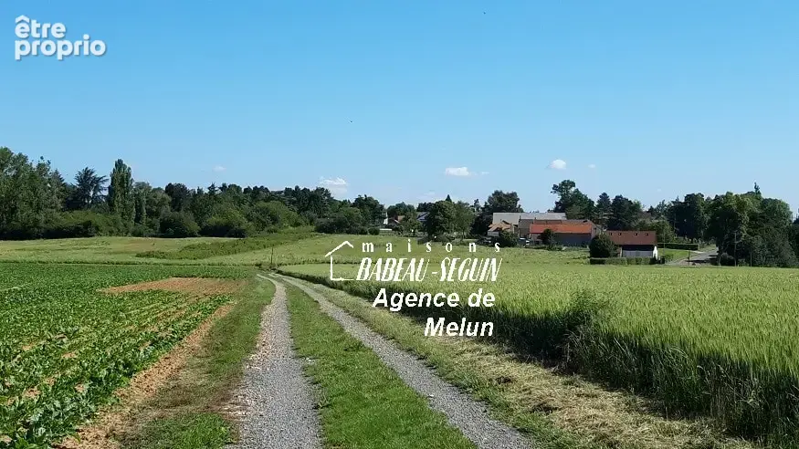 Terrain à BOULLAY-LES-TROUX