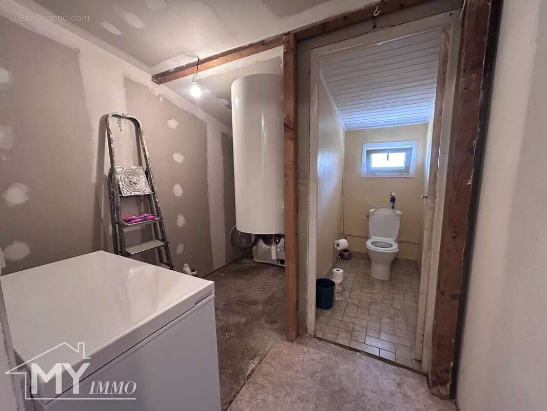 MASSUGAS : Maison de plain-pied avec double garage - photo 10
