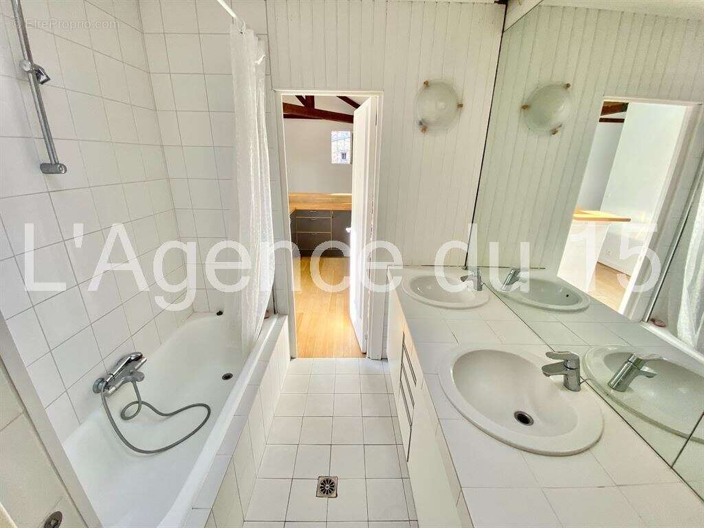 Appartement à PARIS-15E