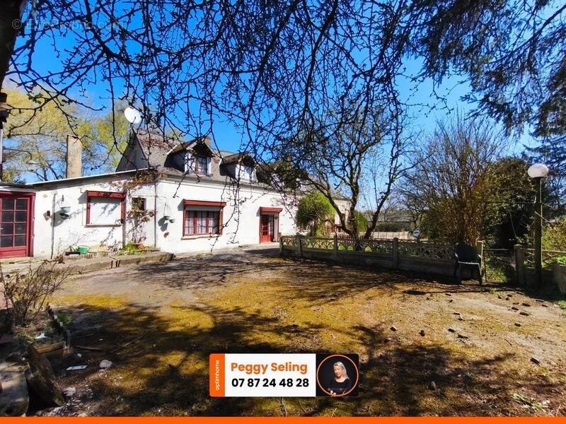 Maison à MONDREPUIS