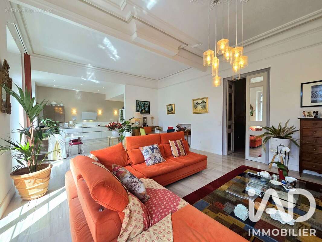 Appartement 155 m² à Nimes  - photo 3