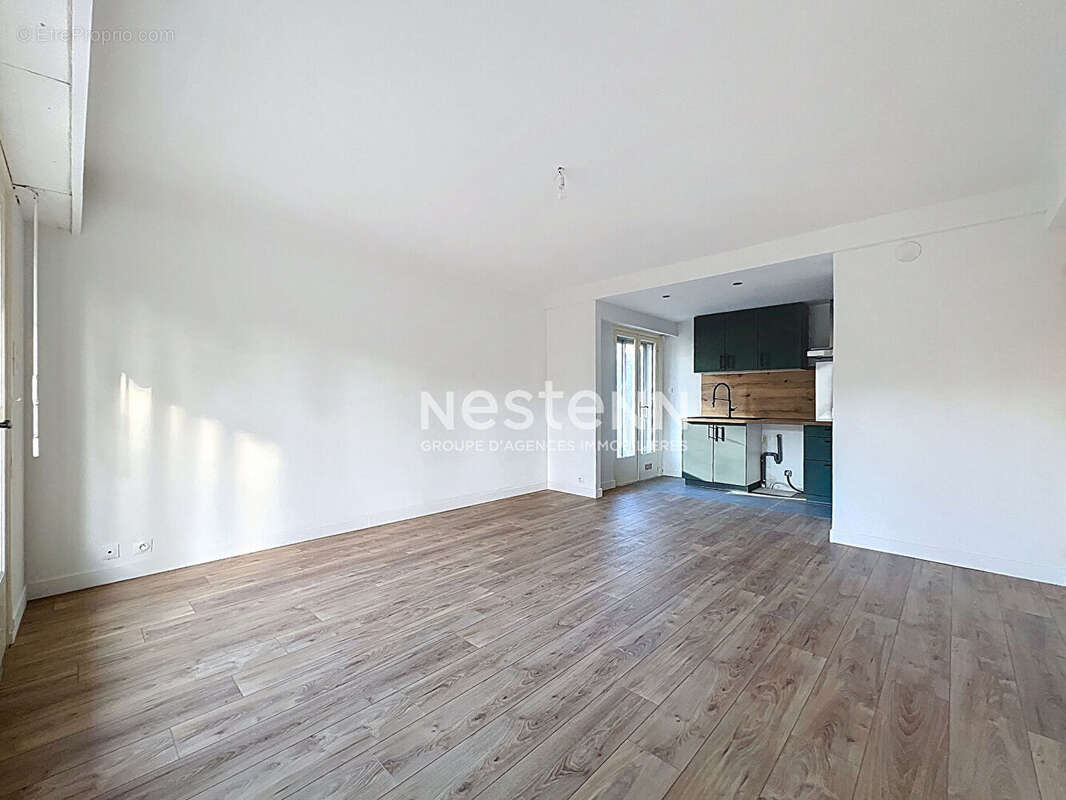 Appartement à VALLAURIS