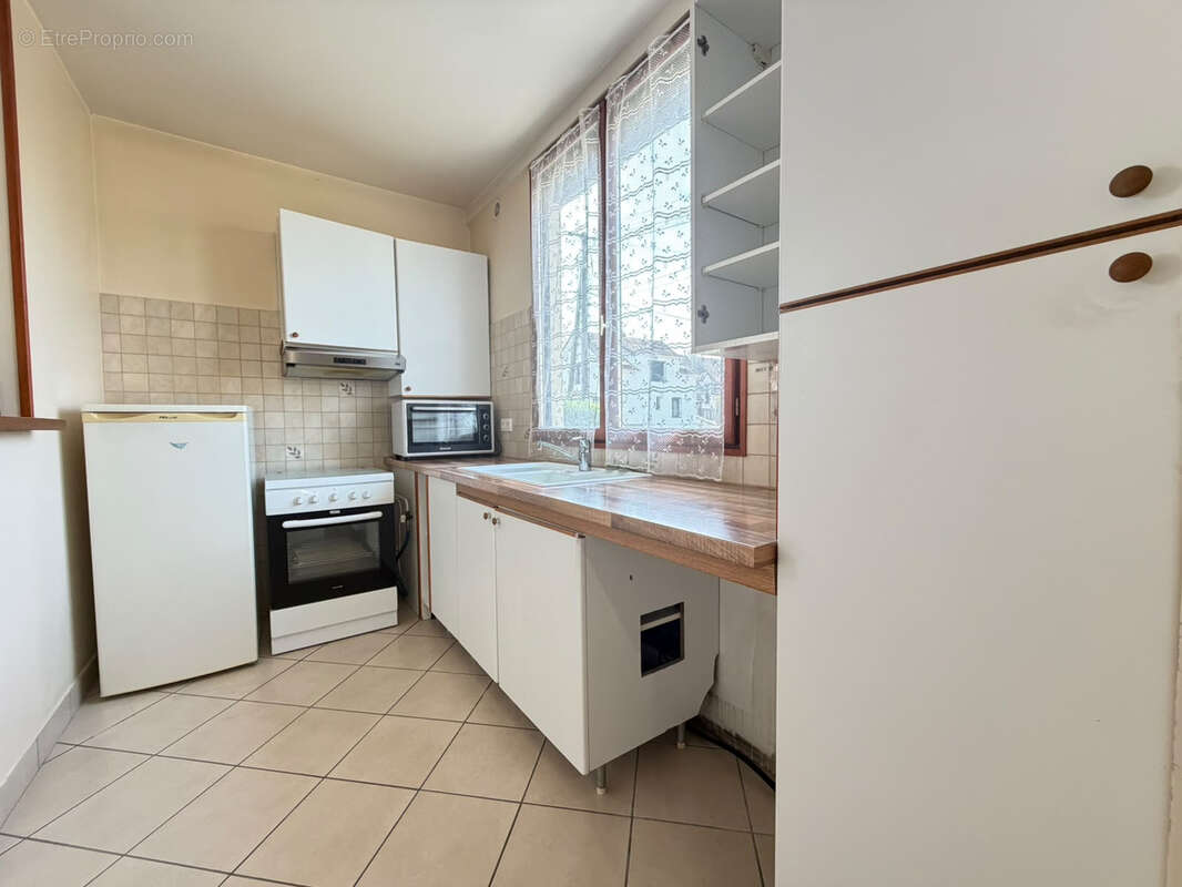 Mitry-le-neuf - pavillon de plain pied - 2 chambres - 1 cave et un joli jardin - photo 5