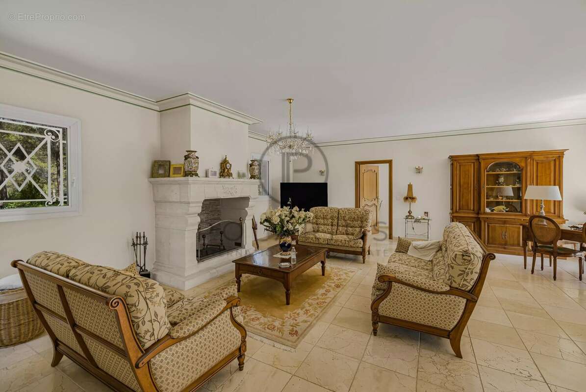 Maison à MOUGINS