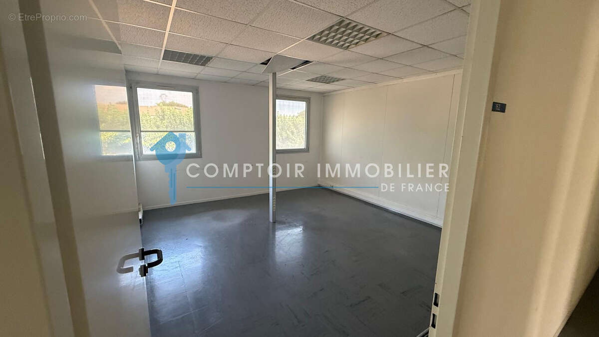 AVIGNON SUD ZAC de la Cristole IDEAL INVESTISSEUR Immeuble commerce bureaux - photo 6