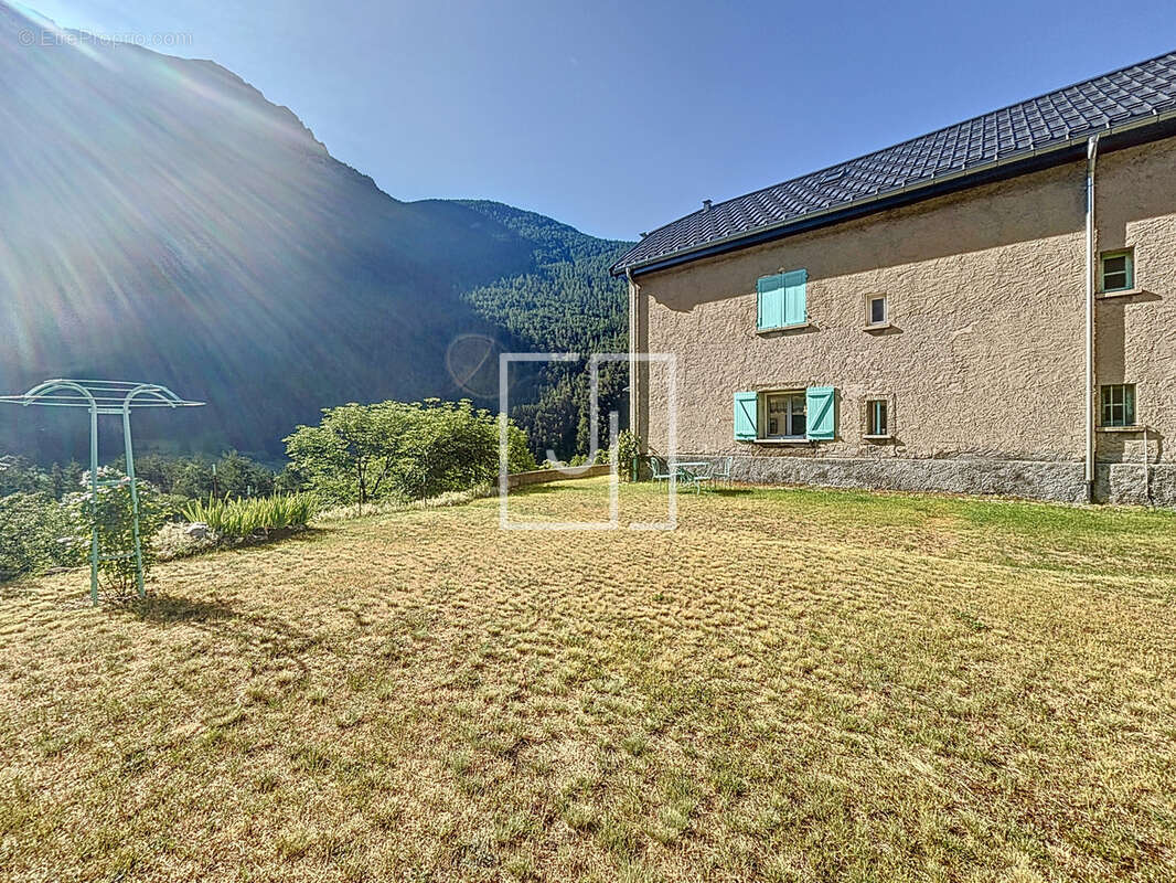 Appartement à LA CONDAMINE-CHATELARD