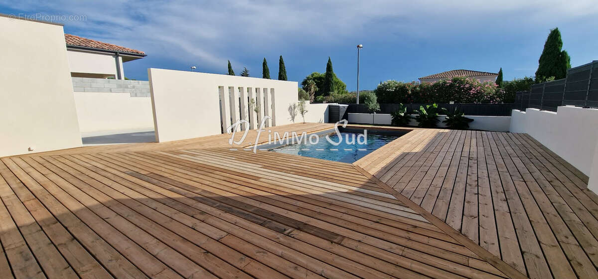Maison plain-pied 5 pièces avec piscine, garage et vue dégagé - photo 2