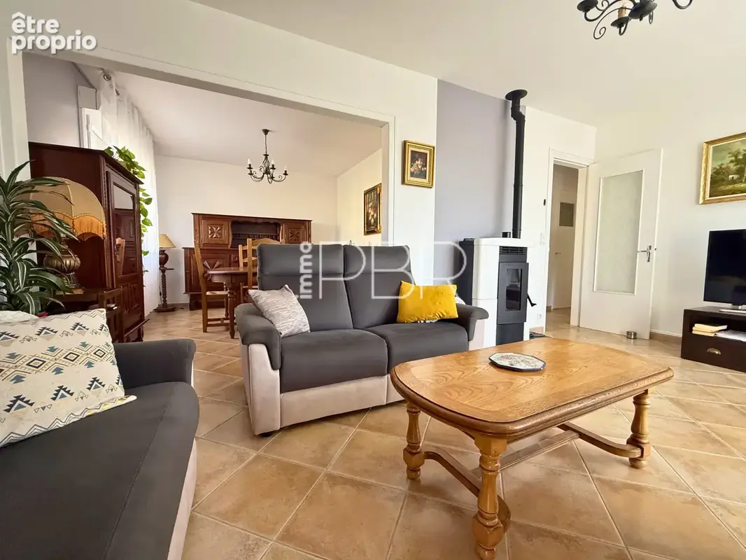 Maison T7 sur sous-sol total avec garages et cave - photo 3