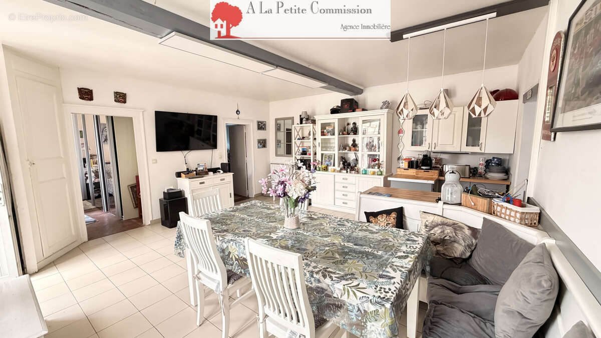 Authentique longère avec nombreuses dépendances à Thivars   Un bien rare sur le secteur ! - photo 4