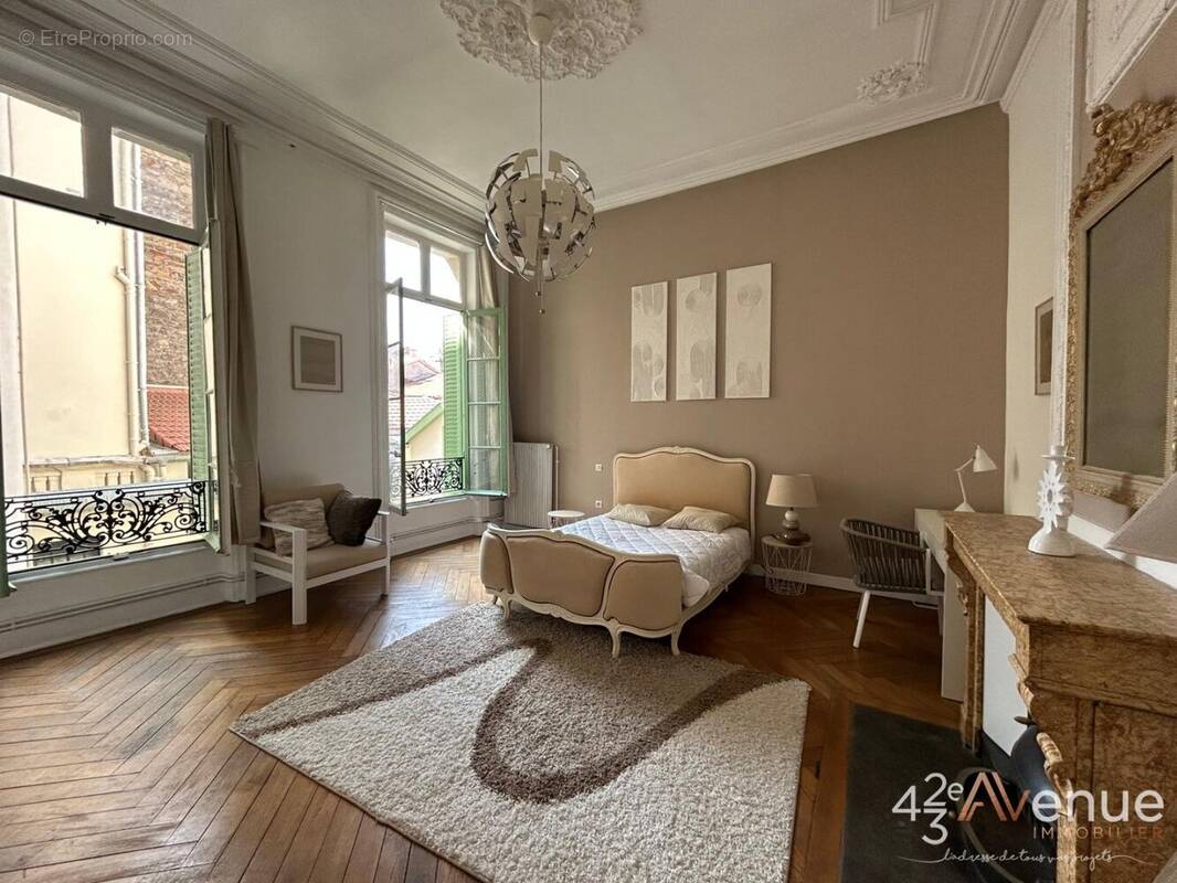 Appartement à SAINT-ETIENNE