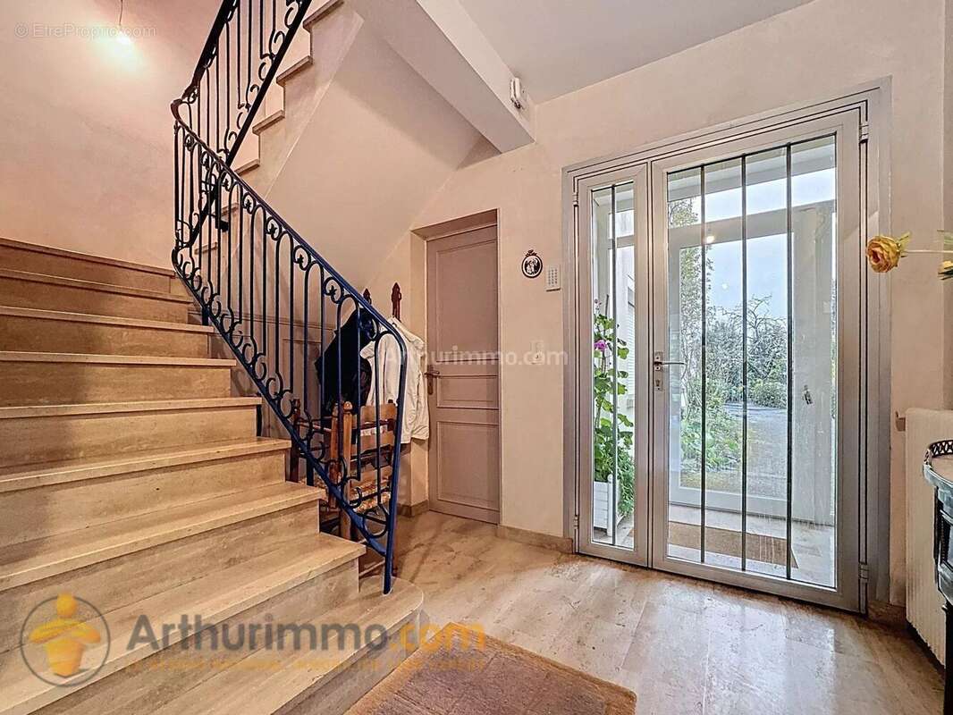 Commerce à TINQUEUX