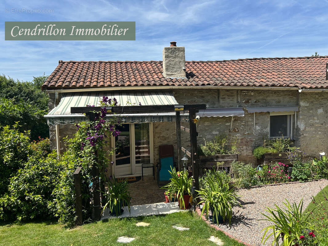 Maison à SAINT-MARTIN-SAINTE-CATHERINE