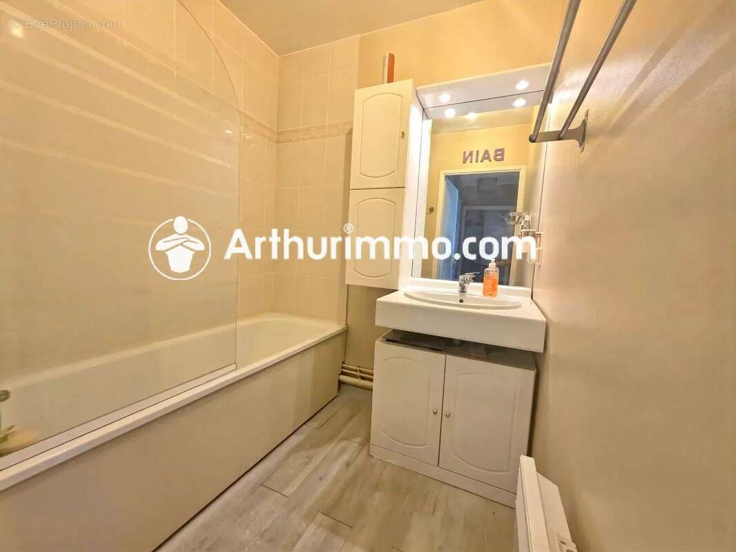 Appartement à SAVIGNY-LE-TEMPLE