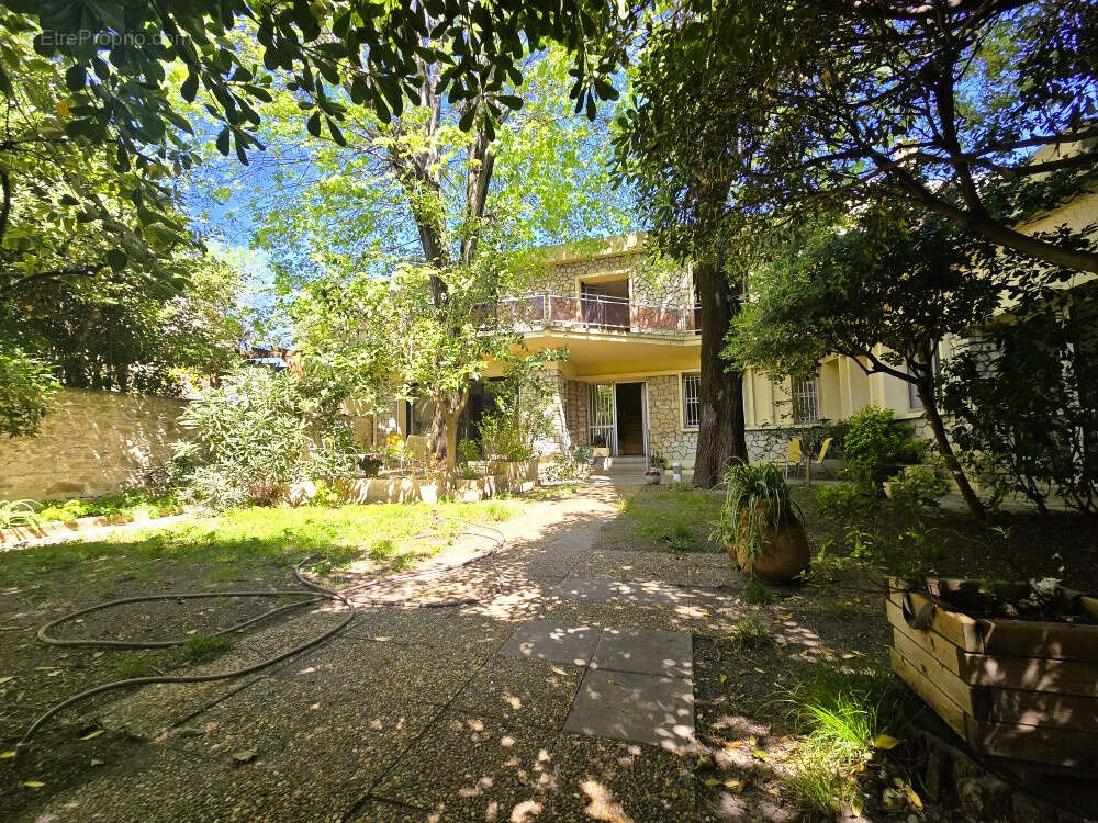 Préfecture !!! Maison 249m2 - Terrain 525m2.. - photo 8