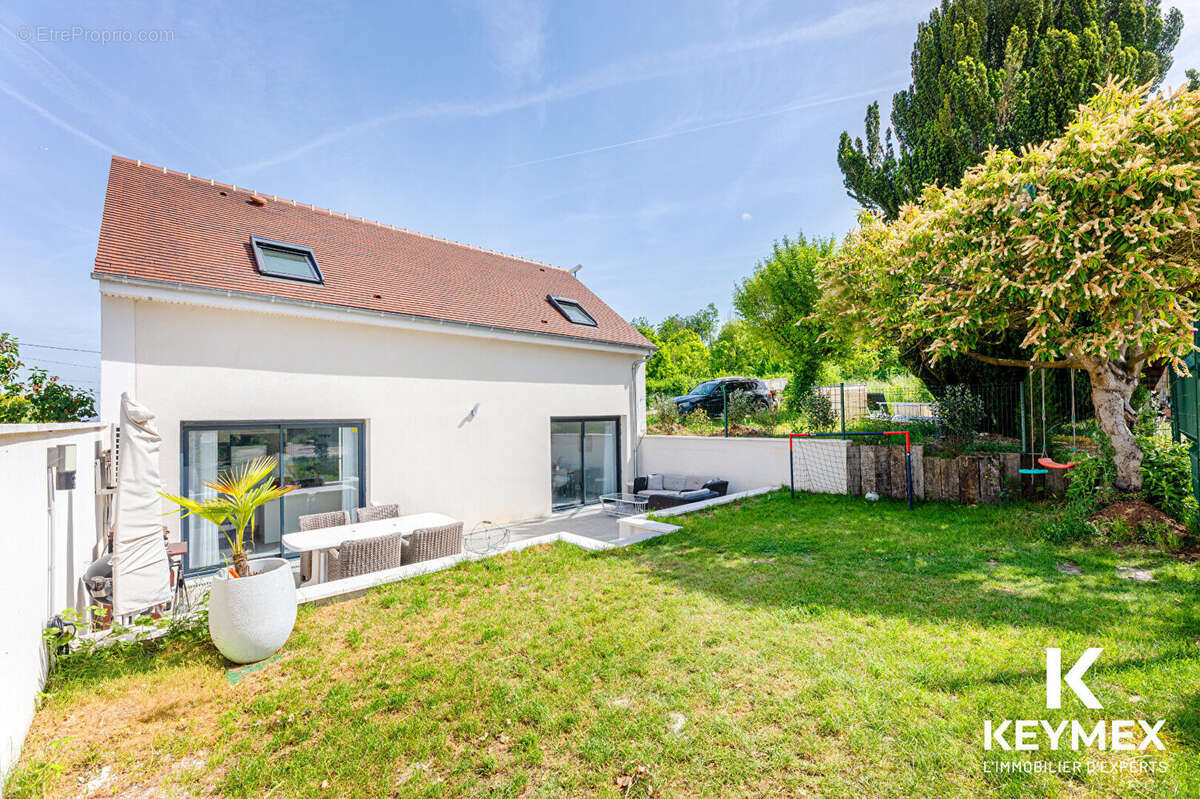 Maison à PRESLES