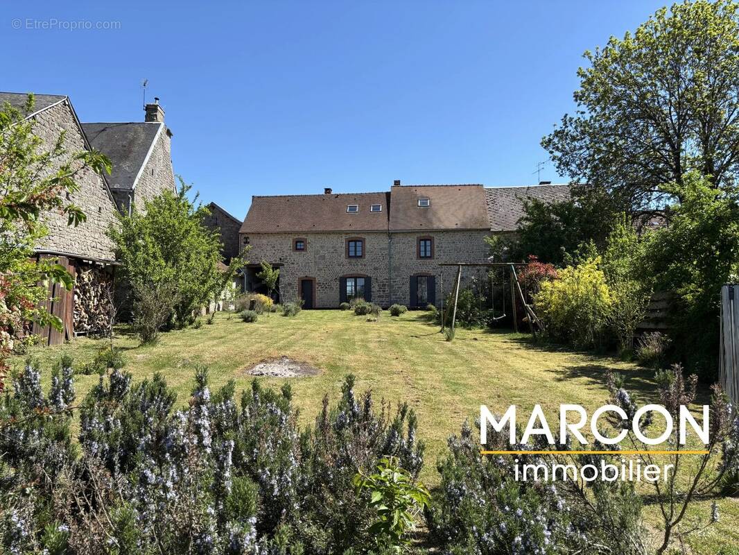 Maison à SAINT-MEDARD-LA-ROCHETTE