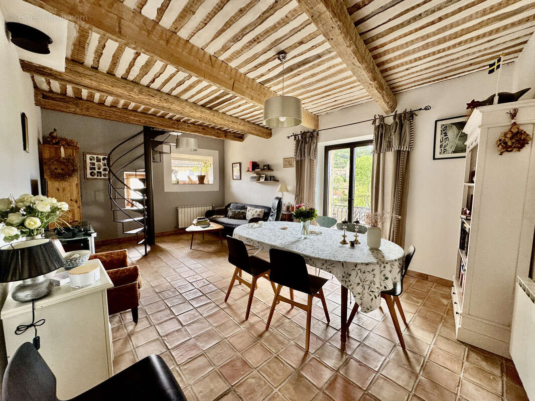 Maison à SAINT-VICTOR-LA-COSTE