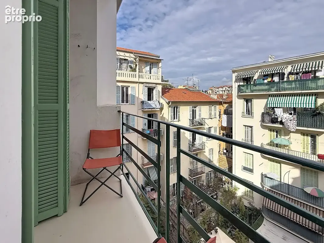 F2 nice - libération - balcon - rénové - photo 10