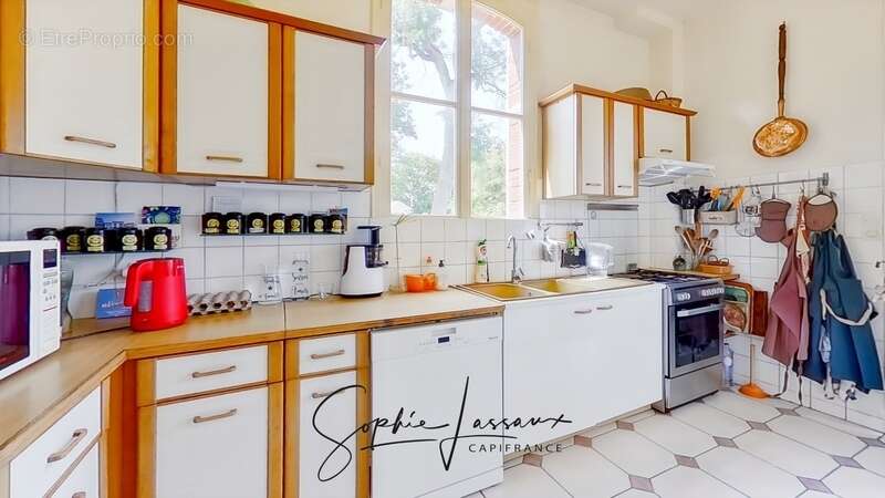 Demeure de caractère à vendre à Bézu-Saint-Éloi – 9 pièces, 5 chambres, parc de près de 6 000 m² avec maison d'amis et espace bi - photo 12