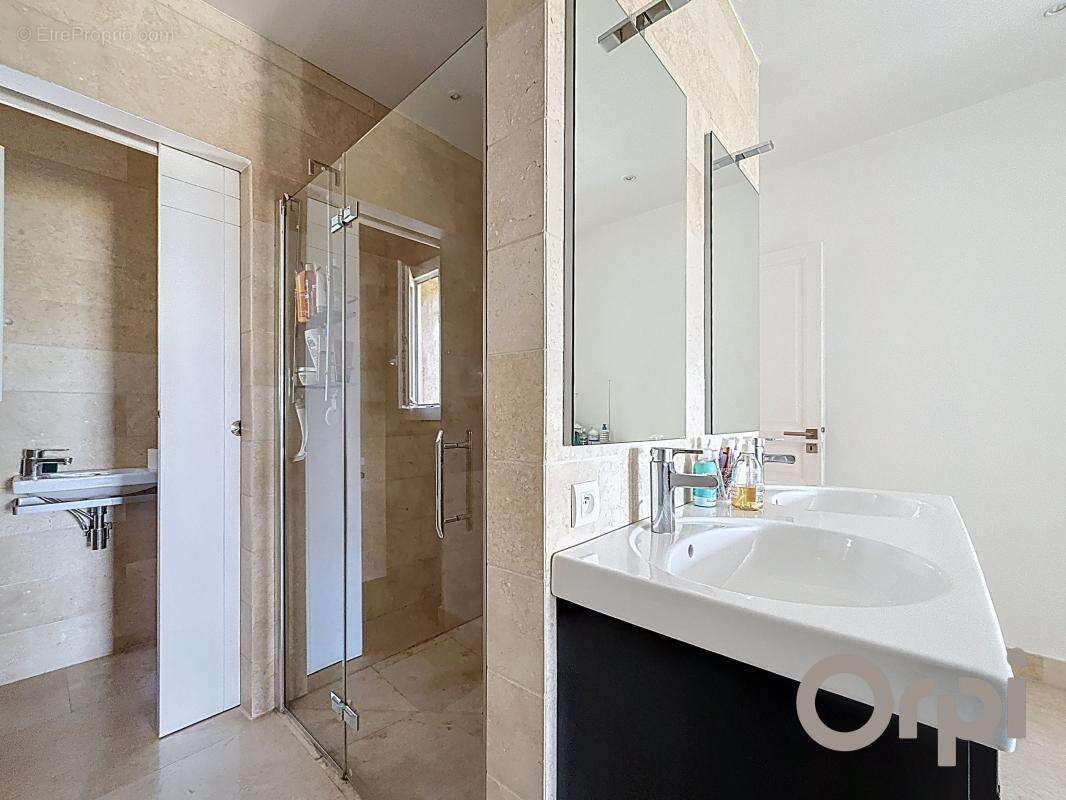 Maison à LES ISSAMBRES