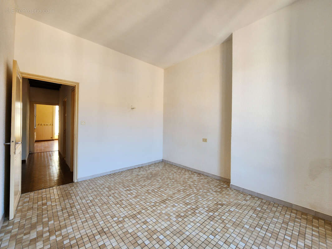 Centre ville appartement t5 de 135.82m2 avec garage - photo 20