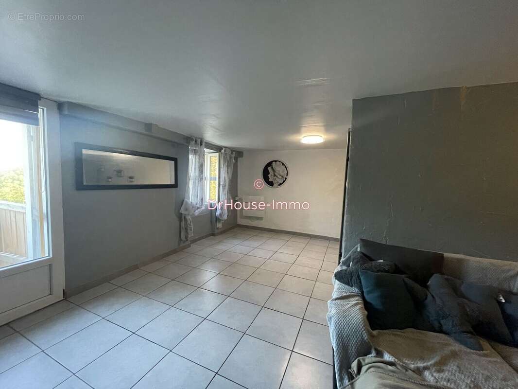 Maison à SAINT-APOLLINAIRE-DE-RIAS