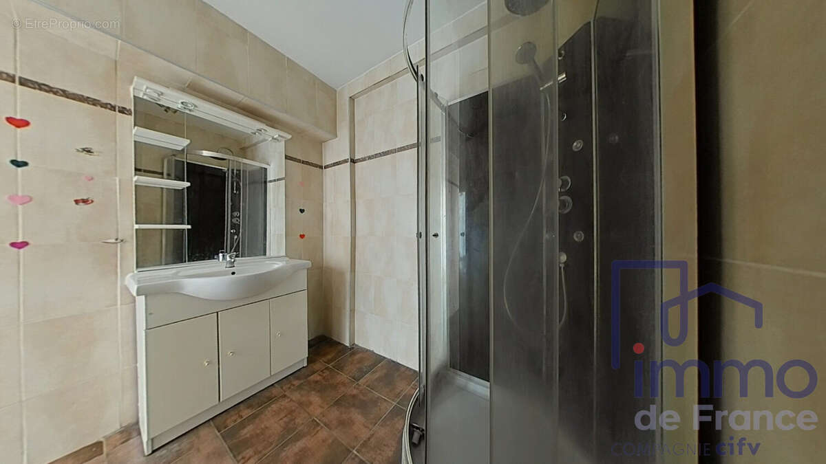 Appartement à SAINT-ETIENNE