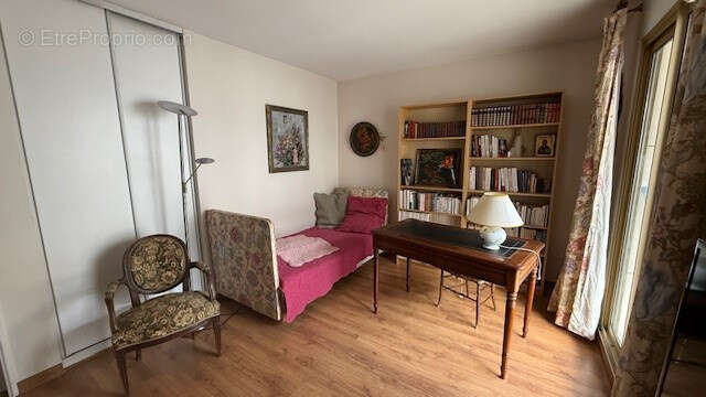 Appartement à LEVALLOIS-PERRET