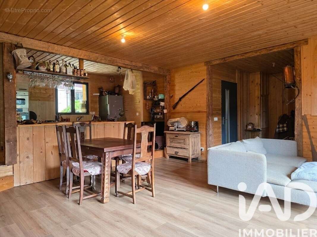 Maison 71 m² à La Table  - photo 4