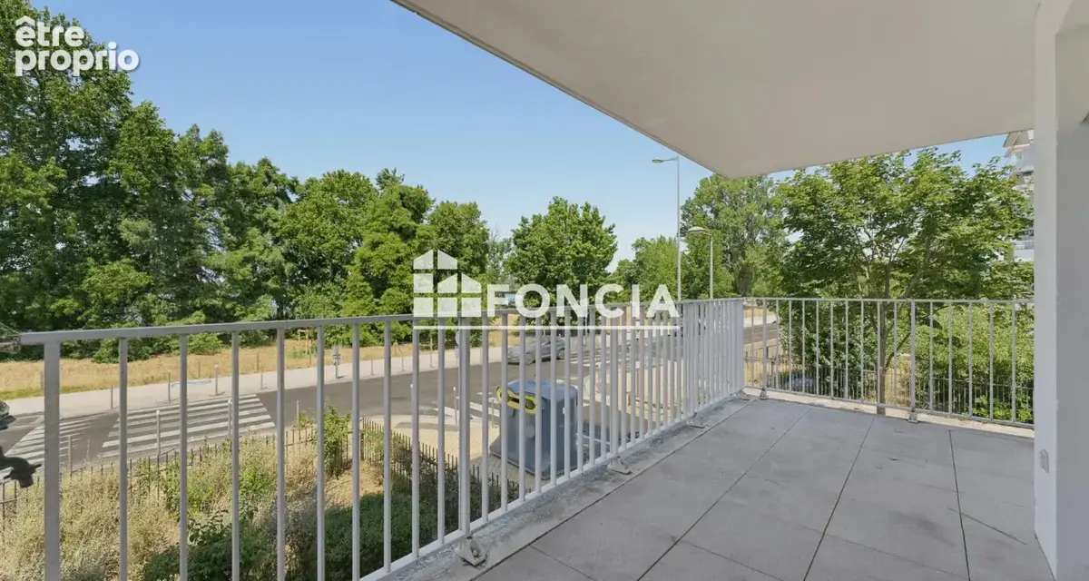 Berges du Lac - T3 avec loggia et place de parking - photo 3