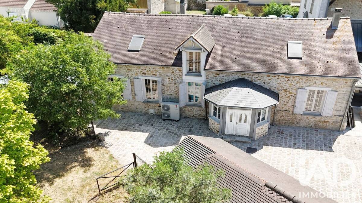Photo 1 - Maison à GUIGNES