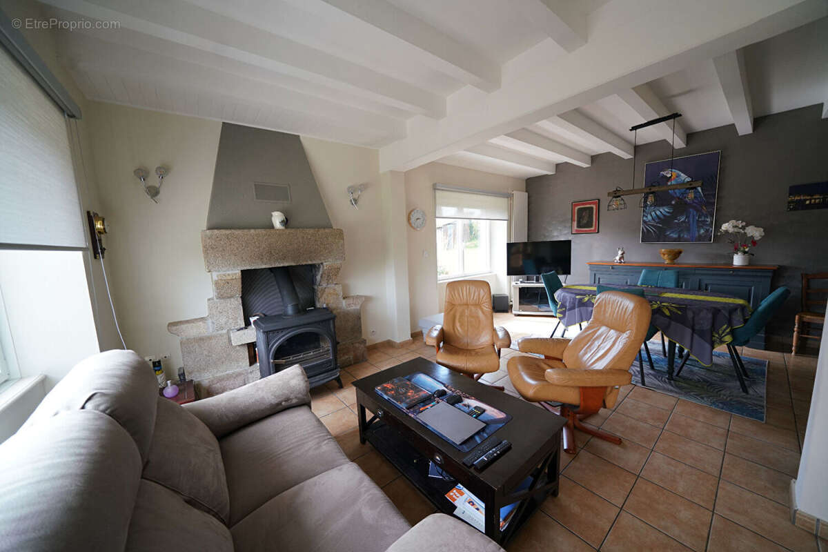 Maison à PLOUEGAT-MOYSAN