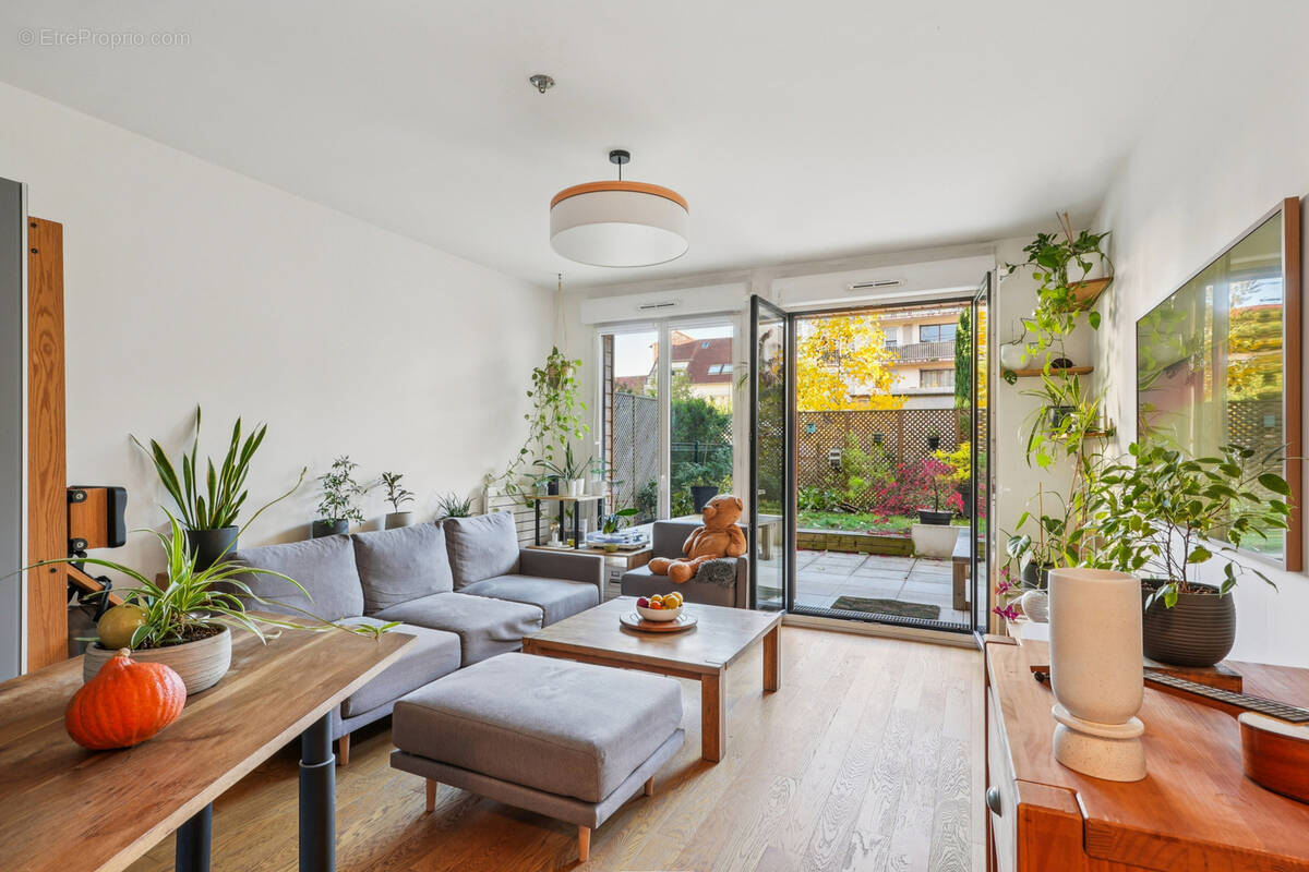 Appartement à MONTROUGE