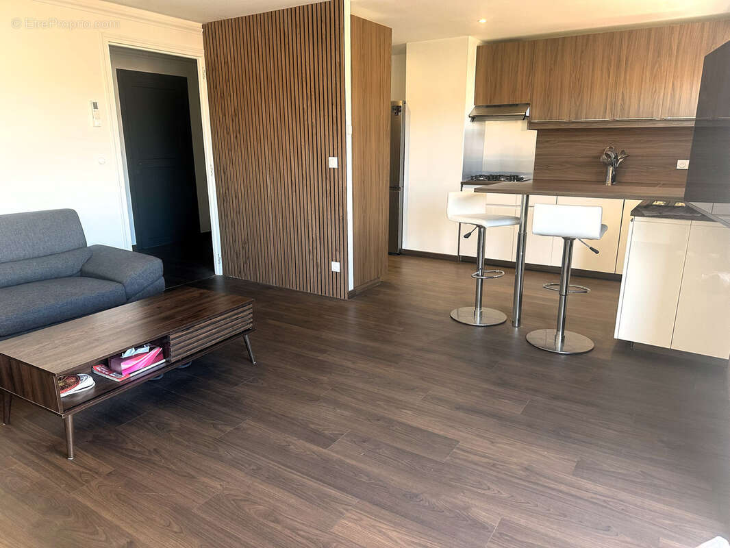 Appartement F3 entièrement rénové - photo 3