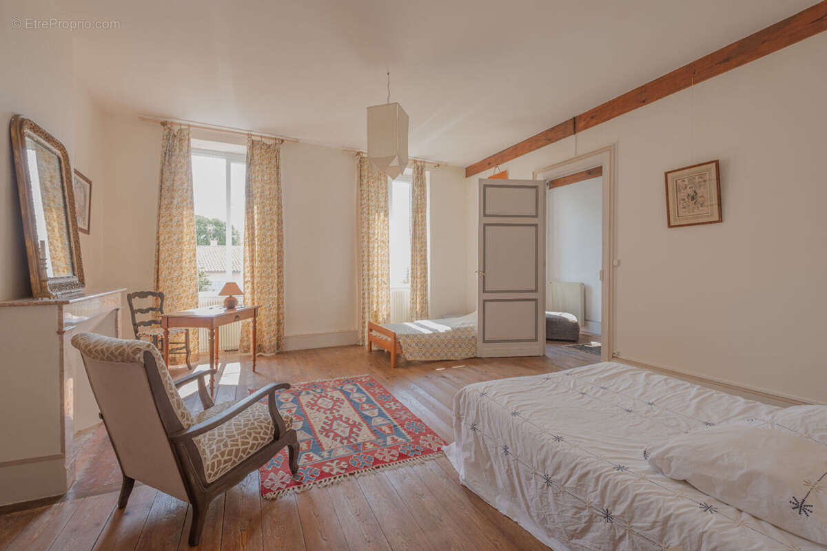 Maison à MONCLAR